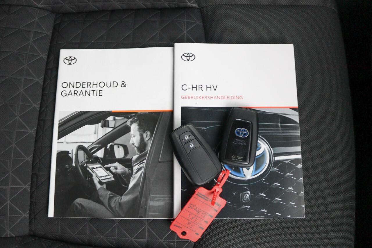 Toyota C-HR 1.8 Hybrid Style | Trekhaak | Stoelverwarming | Dodehoek detectie | Navigatie |