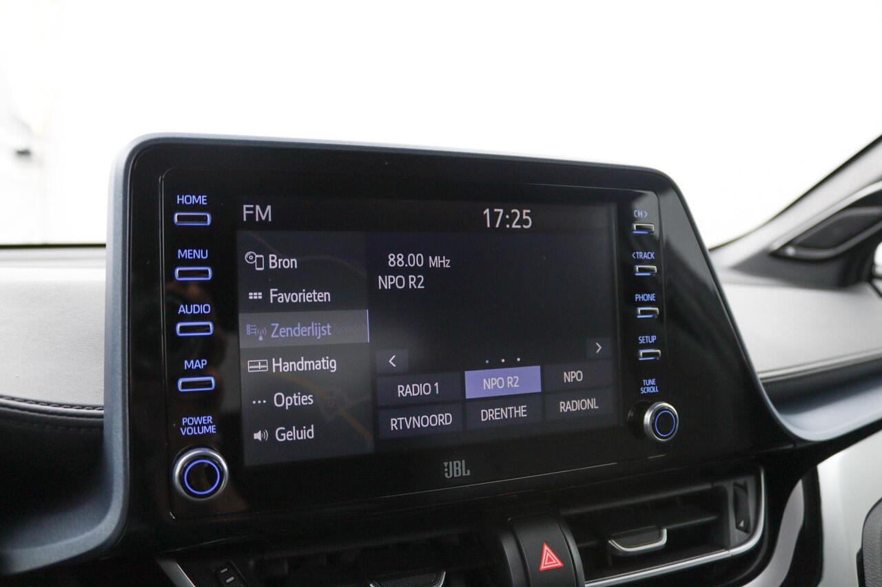 Toyota C-HR 1.8 Hybrid Style | Trekhaak | Stoelverwarming | Dodehoek detectie | Navigatie |