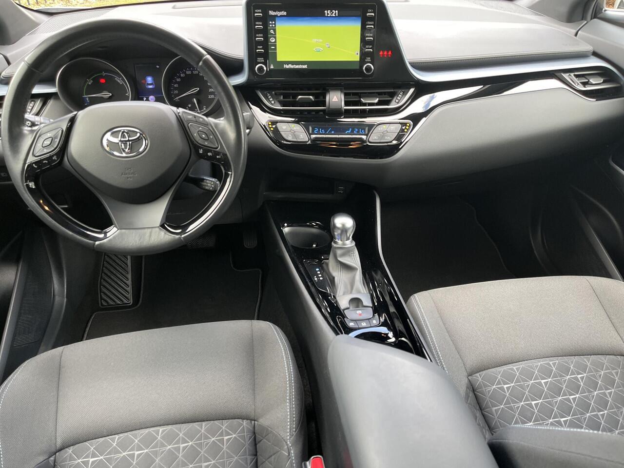 Toyota C-HR 2.0 Hybrid Bi-Tone | Navigatie | Carplay | Dode hoek waarschuwing | Parkeersensoren |