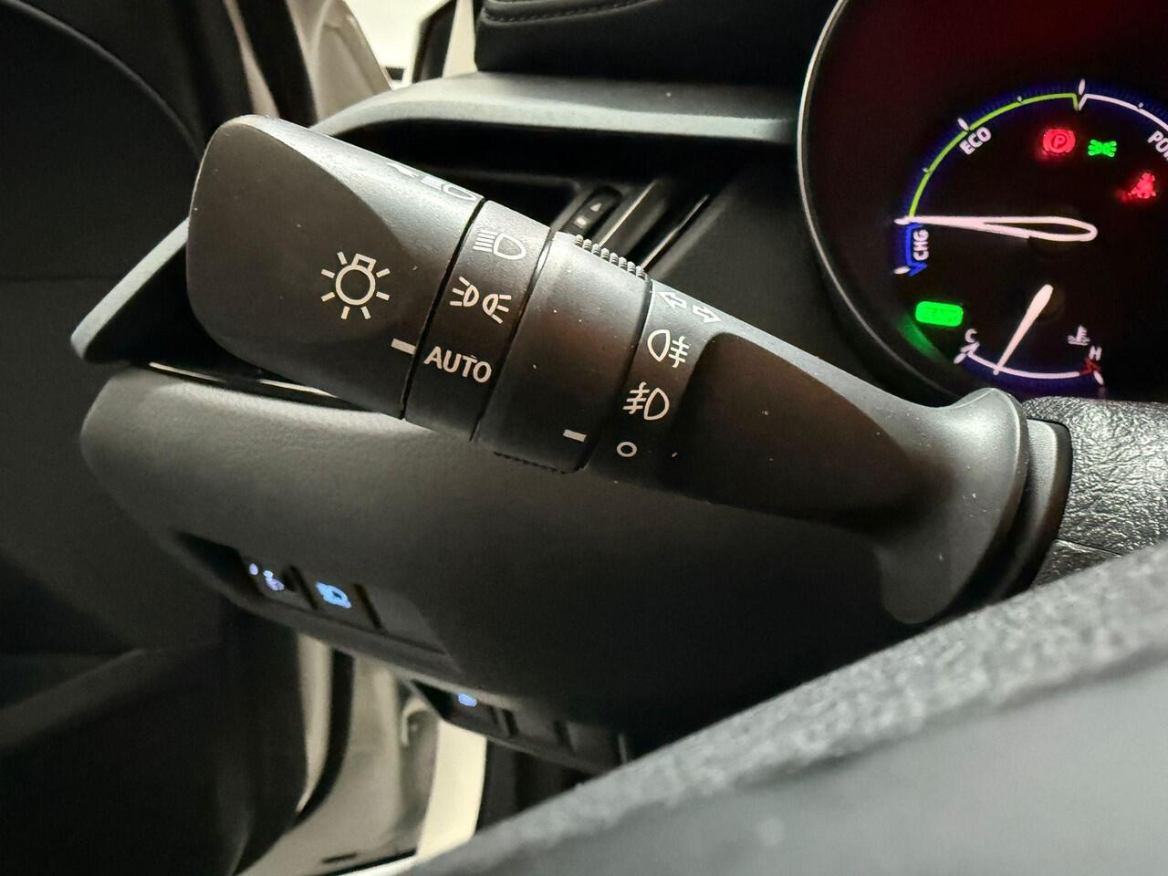 Toyota C-HR 1.8 Hybrid Style 1e eigenaar, NL Auto, BTW auto, veel opties! Dealeronderhouden