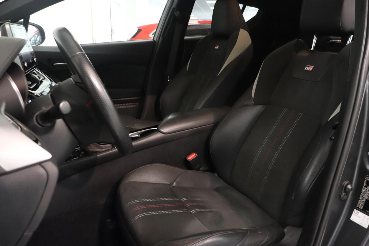 Toyota C-HR 2.0 Hybrid GR Sport | Camera | Climate control | Adaptieve cruisecontrol | Navigatie | Stoelverwarming | JBL audio | Sidesteps |