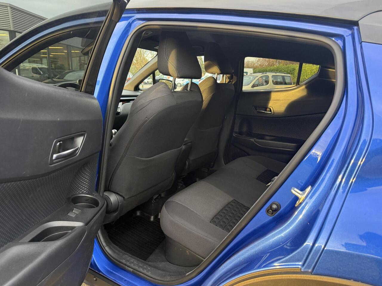 Toyota C-HR 2.0 Hybrid Style Stoel-stuurverwarming | Adaptive Cruise | Camera | Keyless