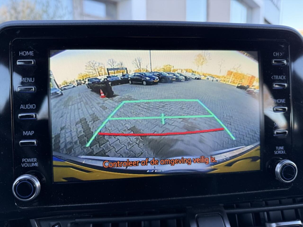 Toyota C-HR 1.8 Hybrid Dynamic | Trekhaak | Parkeersensoren V+A | Navigatie