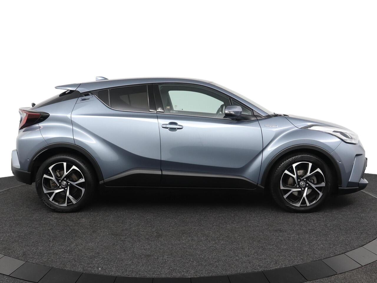 Toyota C-HR 1.8 Hybrid First Edition | Navigatie | Apple Carplay/Android Auto | Trekhaak | Stoel/Stuurverwarming | Parkeersensoren |