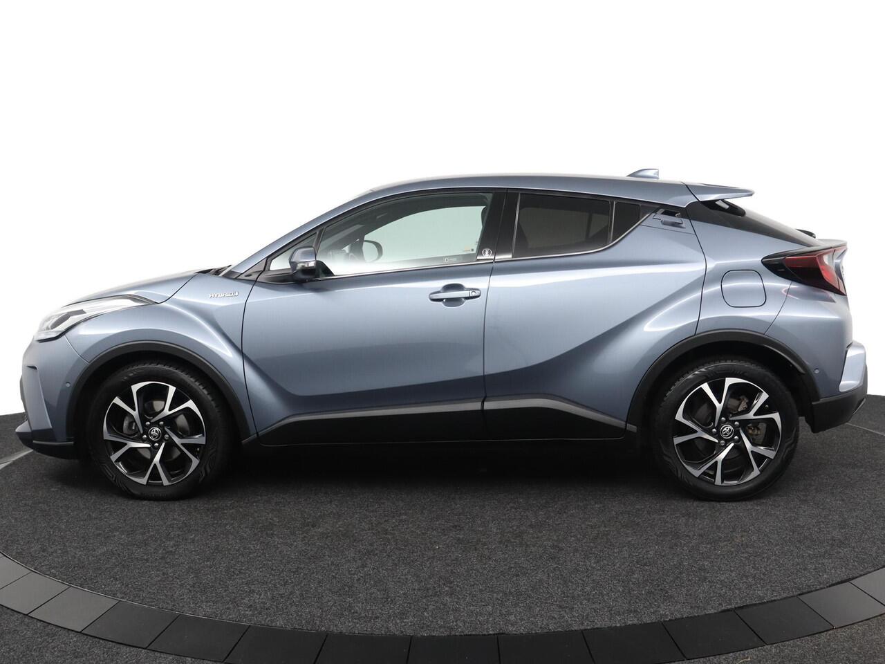 Toyota C-HR 1.8 Hybrid First Edition | Navigatie | Apple Carplay/Android Auto | Trekhaak | Stoel/Stuurverwarming | Parkeersensoren |