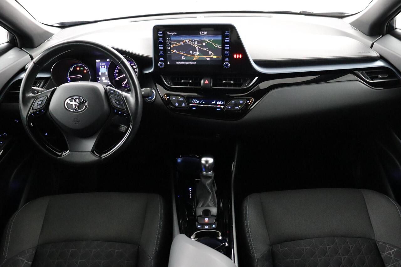 Toyota C-HR 1.8 Hybrid First Edition | Navigatie | Apple Carplay/Android Auto | Trekhaak | Stoel/Stuurverwarming | Parkeersensoren |