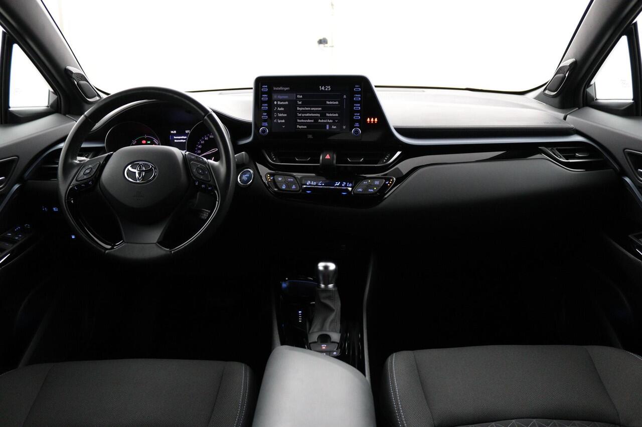 Toyota C-HR 1.8 Hybrid Style | Stoelverwarming | Trekhaak | Keyless | Parkeersensoren |