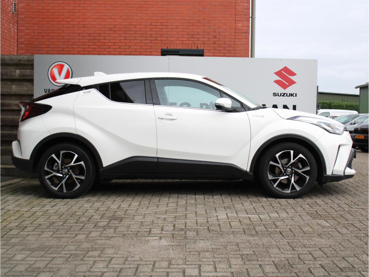 Toyota C-HR 1.8 Hybrid Style Achteruitrijcamera, Cruise Control Adaptief, Apple Carplay/Android Auto, Stoelverwarming