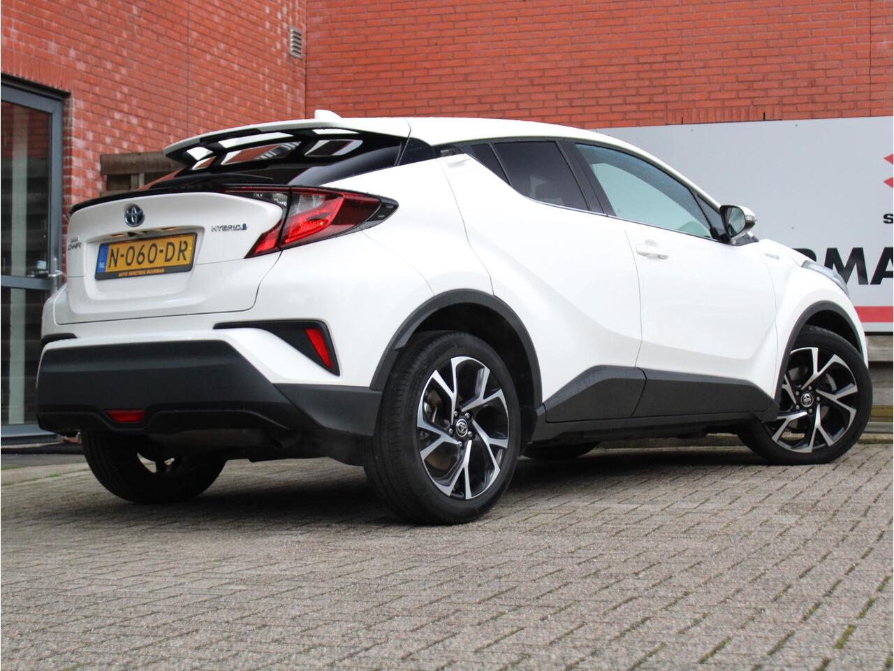 Toyota C-HR 1.8 Hybrid Style Achteruitrijcamera, Cruise Control Adaptief, Apple Carplay/Android Auto, Stoelverwarming