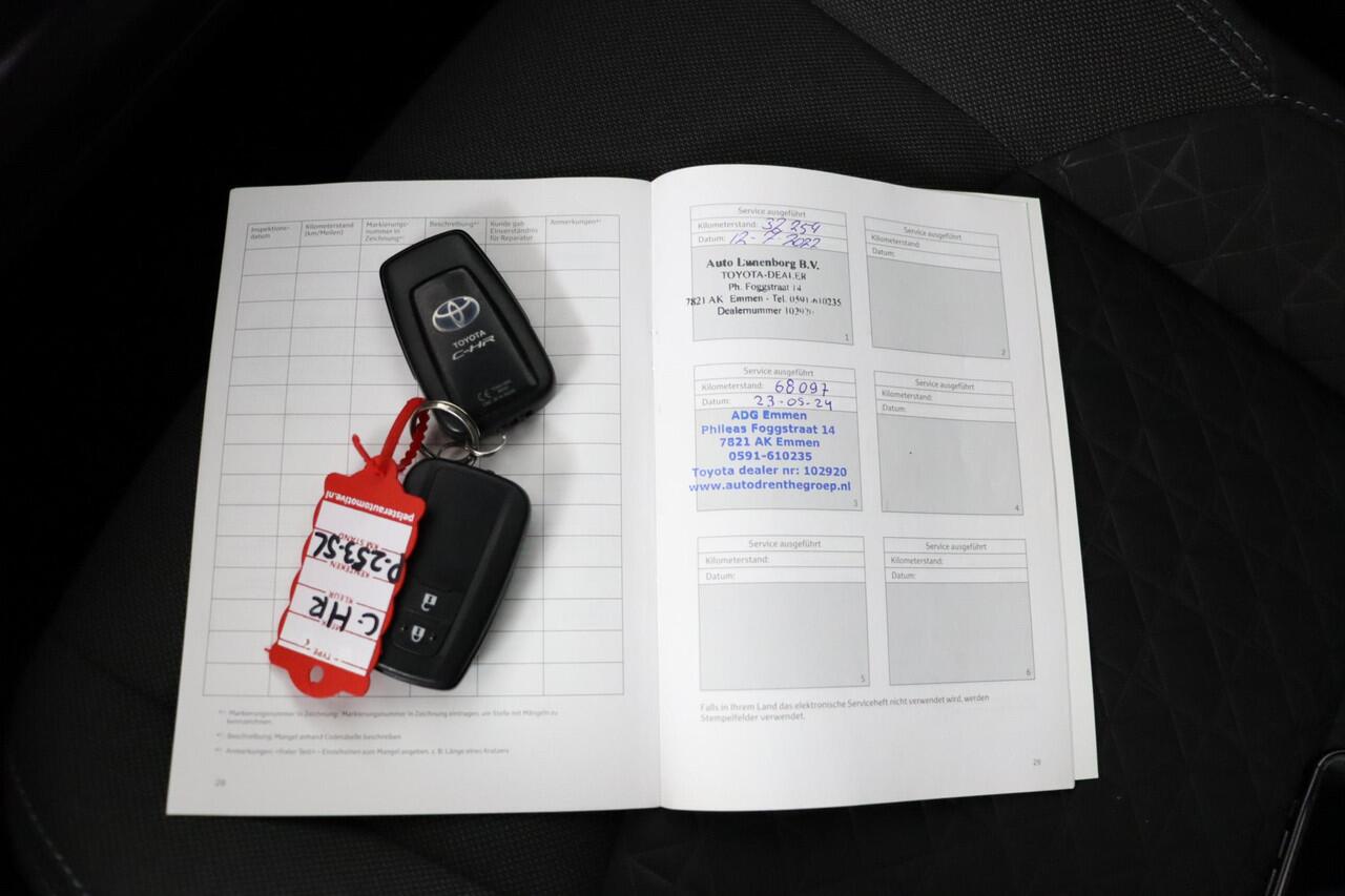 Toyota C-HR 1.8 Hybrid First Edition | Navigatie | Apple Carplay/Android Auto | Trekhaak | Stoel/Stuurverwarming | Parkeersensoren |