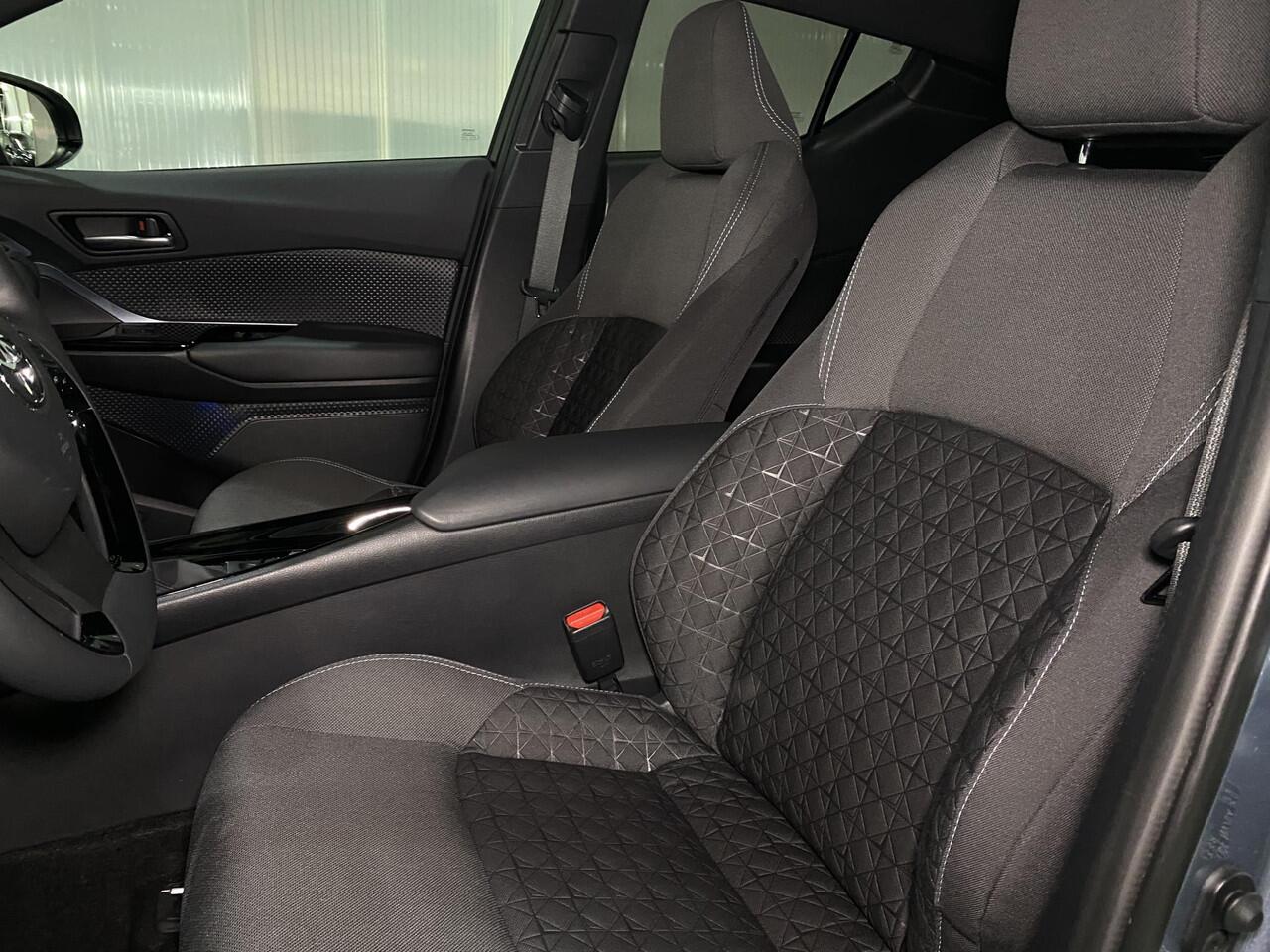 Toyota C-HR 1.8 Hybrid Dynamic Bi-Tone | Toyota garantie tot 2031! | Dealer onderhouden |