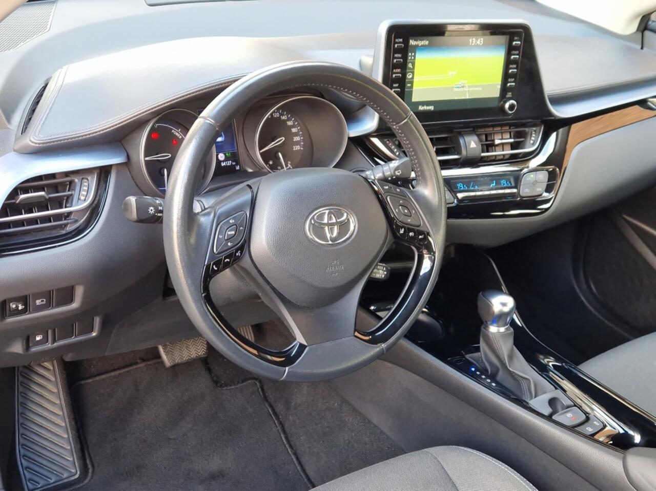 Toyota C-HR 1.8 Hybrid Dynamic Trekhaak - NL Auto - Carplay