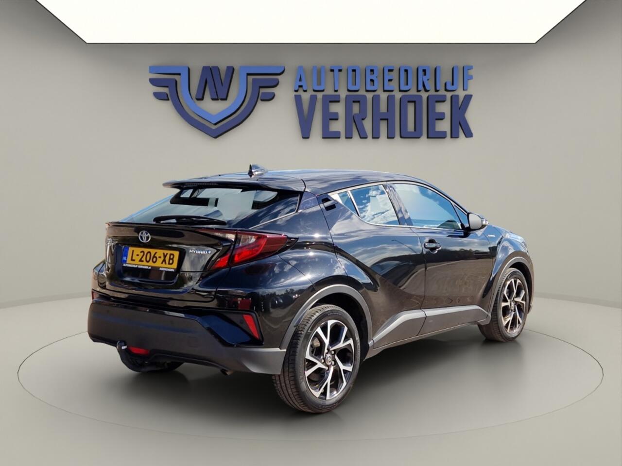 Toyota C-HR 1.8 Hybrid Dynamic Trekhaak - NL Auto - Carplay