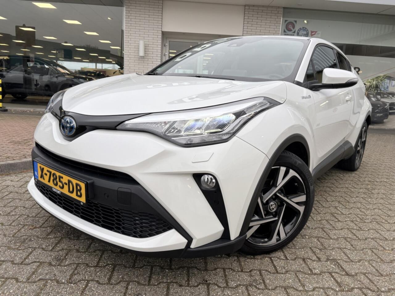 Toyota C-HR 1.8 Hybrid Executive | Bearlock | Sensoren v/a | Stuur+Stoelver