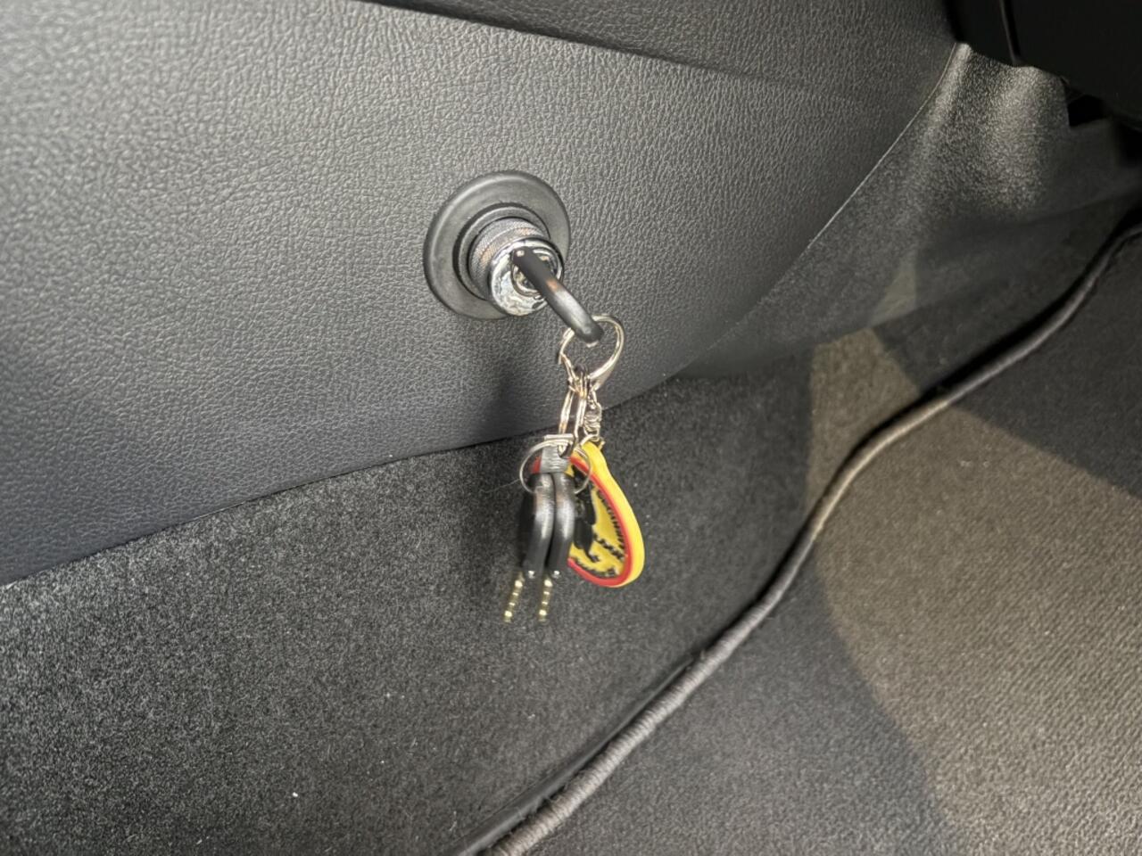 Toyota C-HR 1.8 Hybrid Executive | Bearlock | Sensoren v/a | Stuur+Stoelver