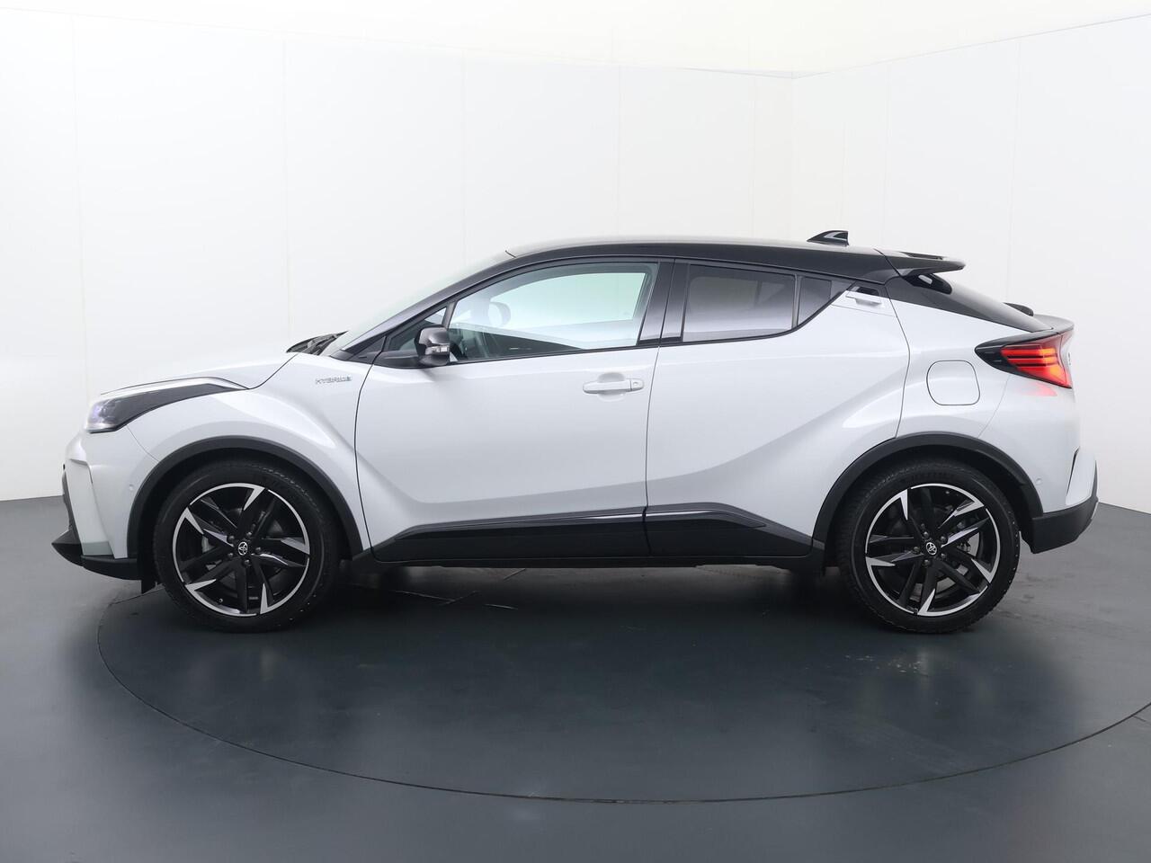 Toyota C-HR 2.0 Hybrid GR-Sport | 152 PK | Automaat | 19" LM velgen | GR Sport | LED verlichting | JBL premium audio | Voorstoelen verwarmd |