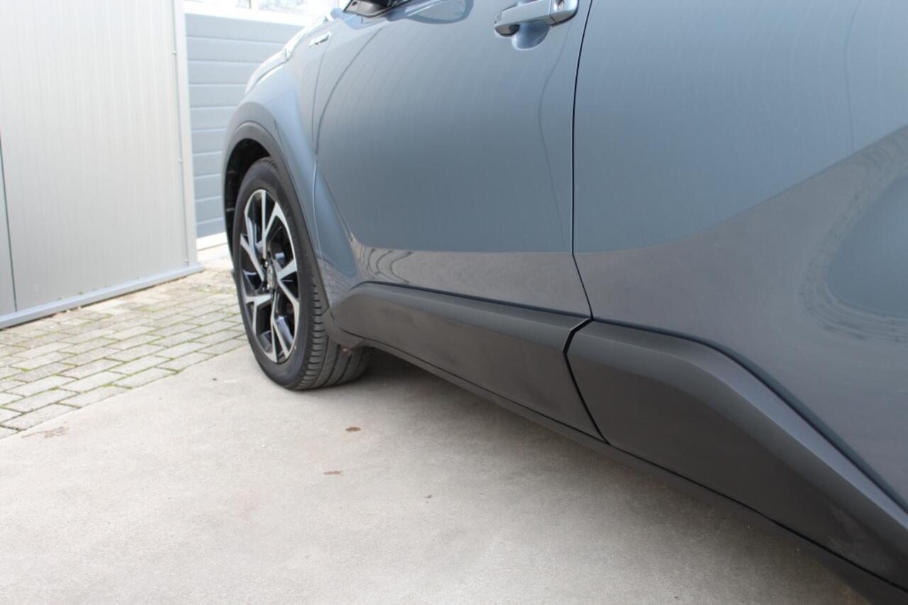 Toyota C-HR 2.0 First Edition PDC / BSM / Stoelverwarming / Navigatie