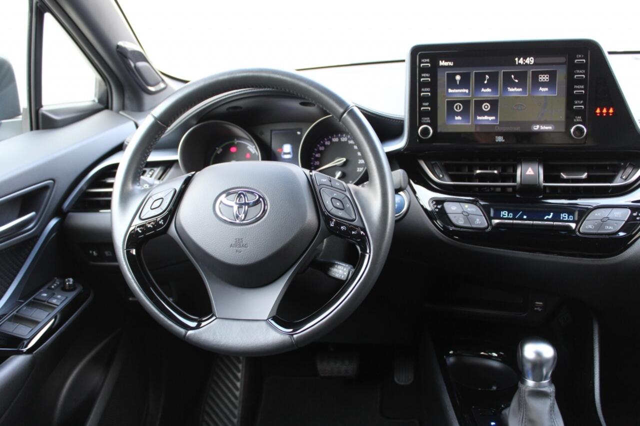 Toyota C-HR 2.0 First Edition PDC / BSM / Stoelverwarming / Navigatie
