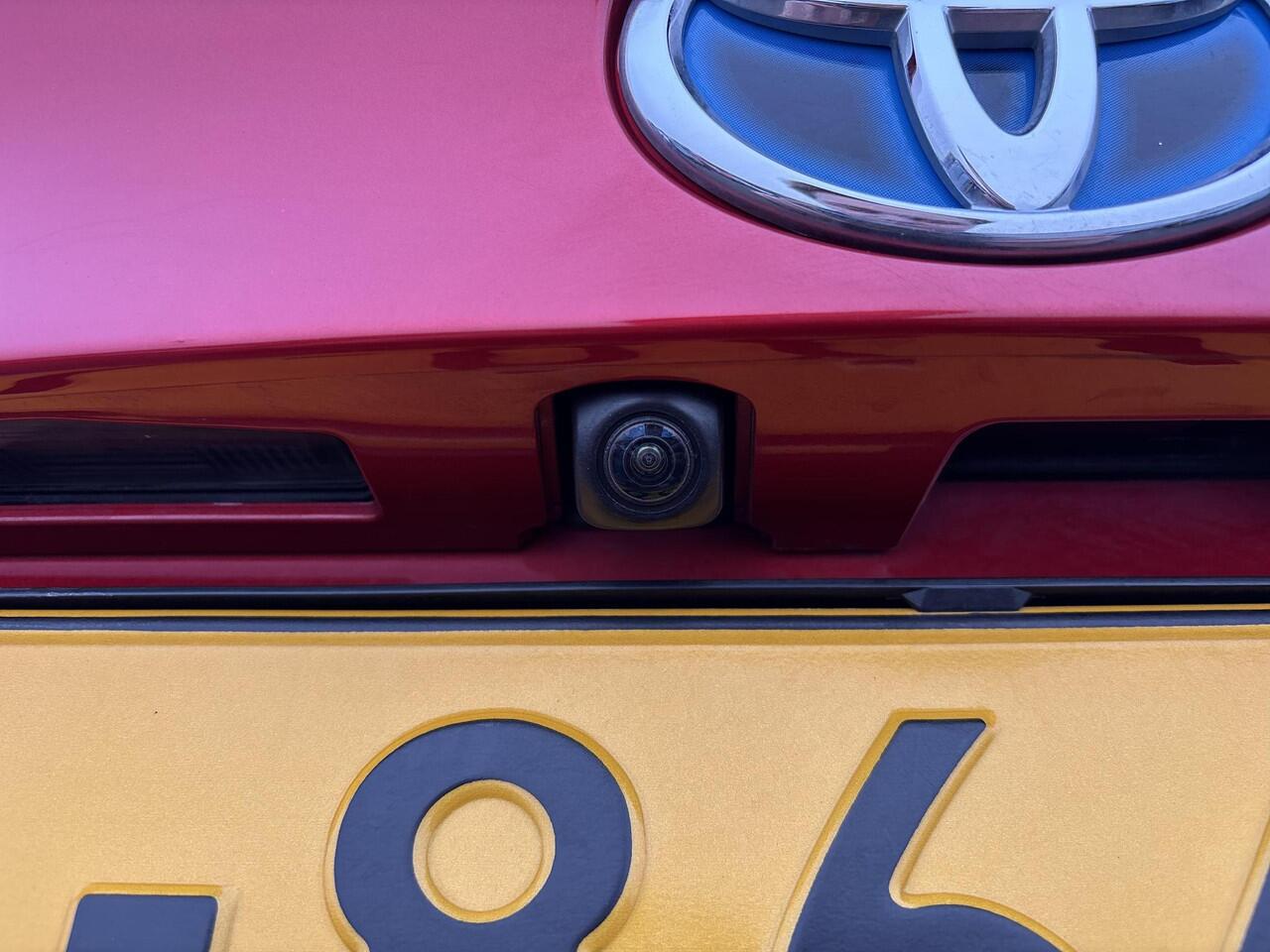 Toyota C-HR 1.8 Hybrid Dynamic | Navigatie | Apple CarPlay/Android auto | Achteruitrijcamera | Trekhaak