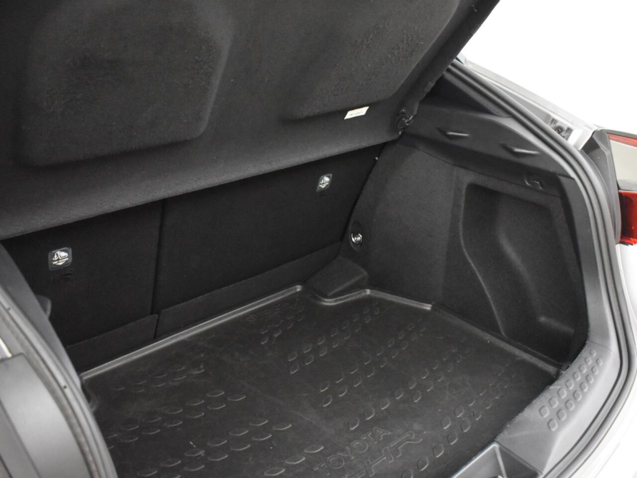 Toyota C-HR 1.8 Hybrid Dynamic | Parkeersensoren V+A | Navigatie