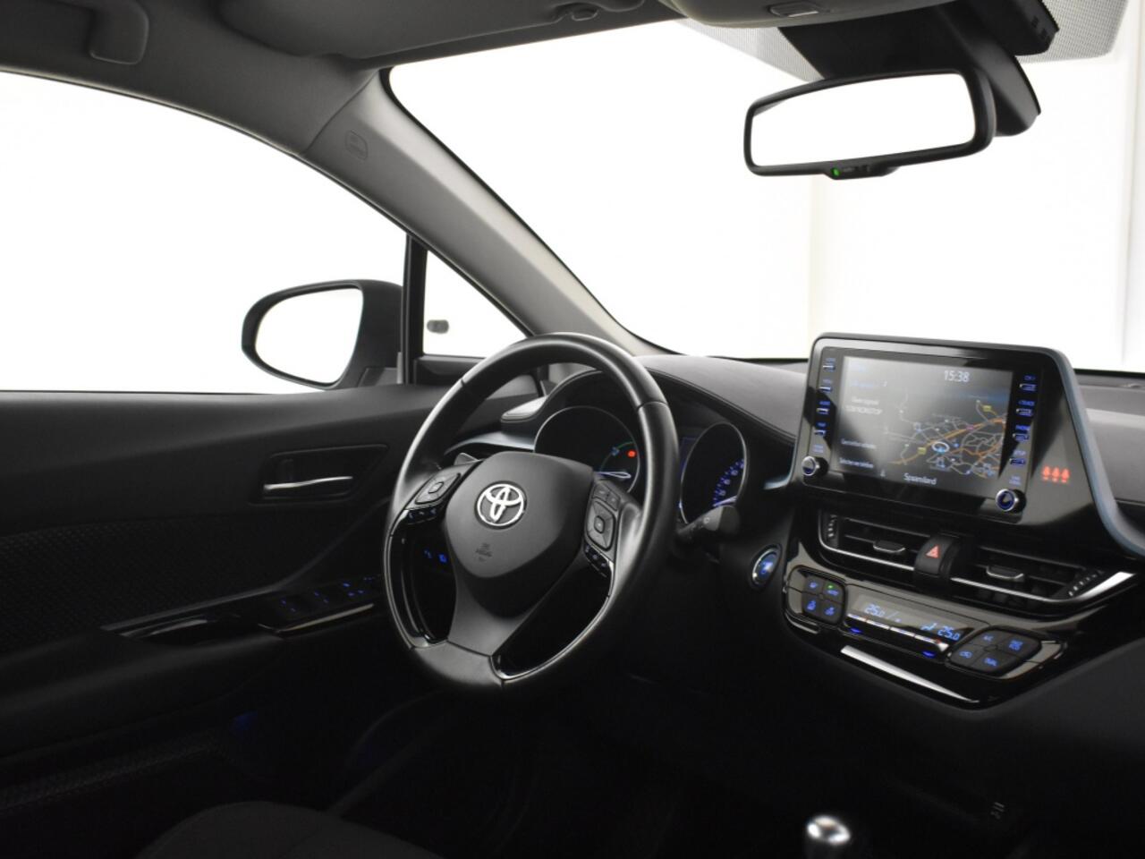 Toyota C-HR 1.8 Hybrid Dynamic | Parkeersensoren V+A | Navigatie