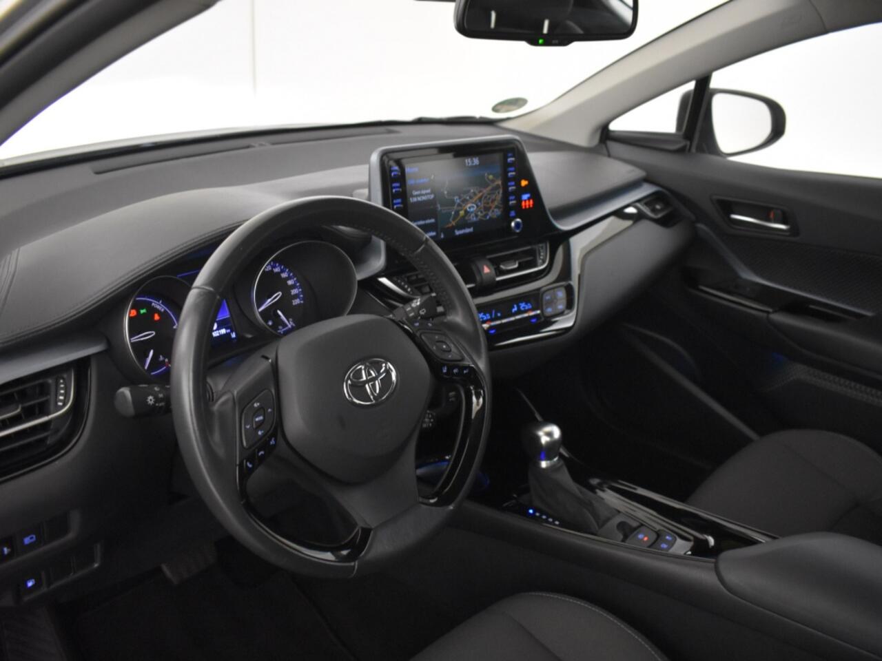 Toyota C-HR 1.8 Hybrid Dynamic | Parkeersensoren V+A | Navigatie