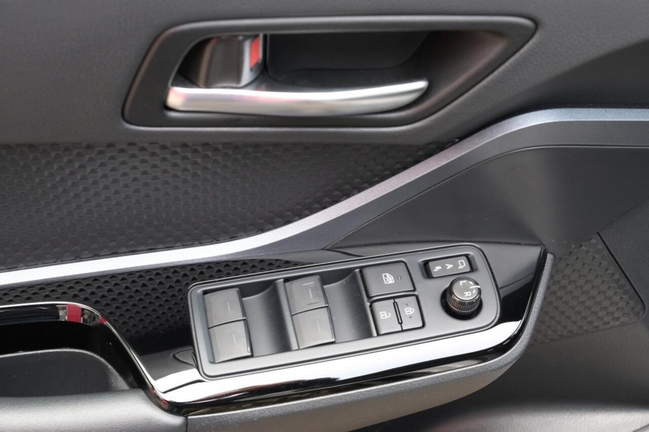 Toyota C-HR 1.8 Hybrid Dynamic Automaat | Parkeersensoren voor en achter | A