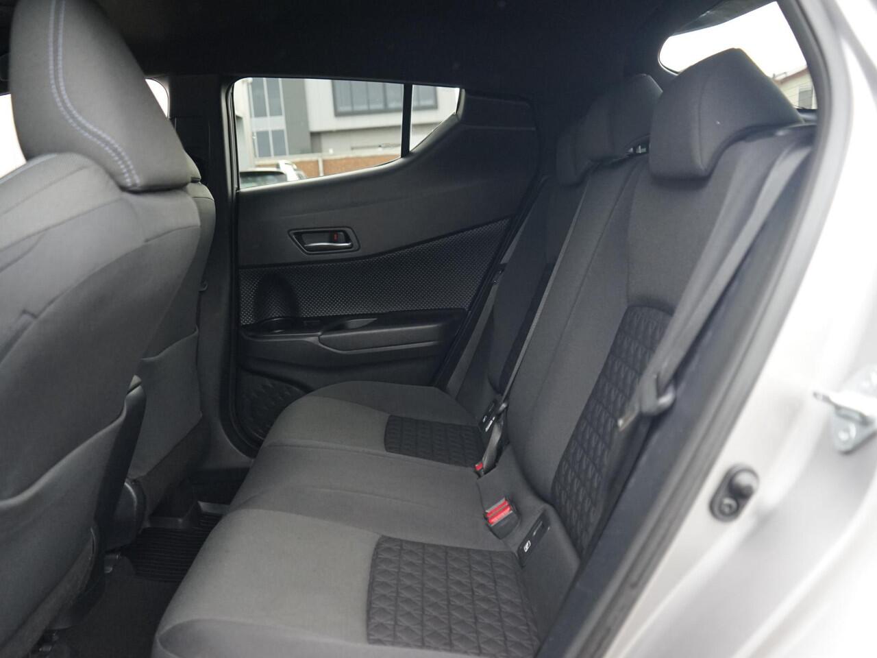 Toyota C-HR 2.0 Hybrid Dynamic 1e eig / Dealeronderhouden / Two tone / LED pakket / Stoelverw / Navi / Carplay /