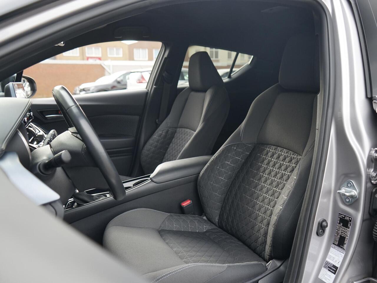 Toyota C-HR 2.0 Hybrid Dynamic 1e eig / Dealeronderhouden / Two tone / LED pakket / Stoelverw / Navi / Carplay /