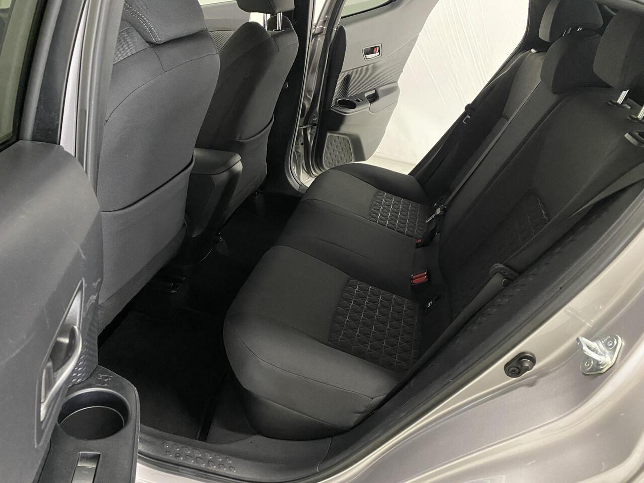 Toyota C-HR 2.0 Hybrid Style JBL-sound Camera 18 inch Kelly's go