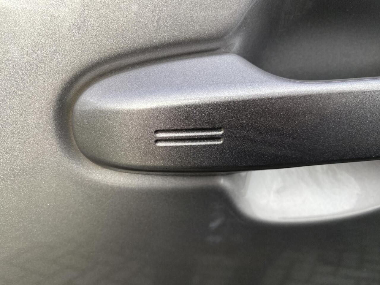 Toyota C-HR 2.0 Hybrid Style JBL-sound Camera 18 inch Kelly's go