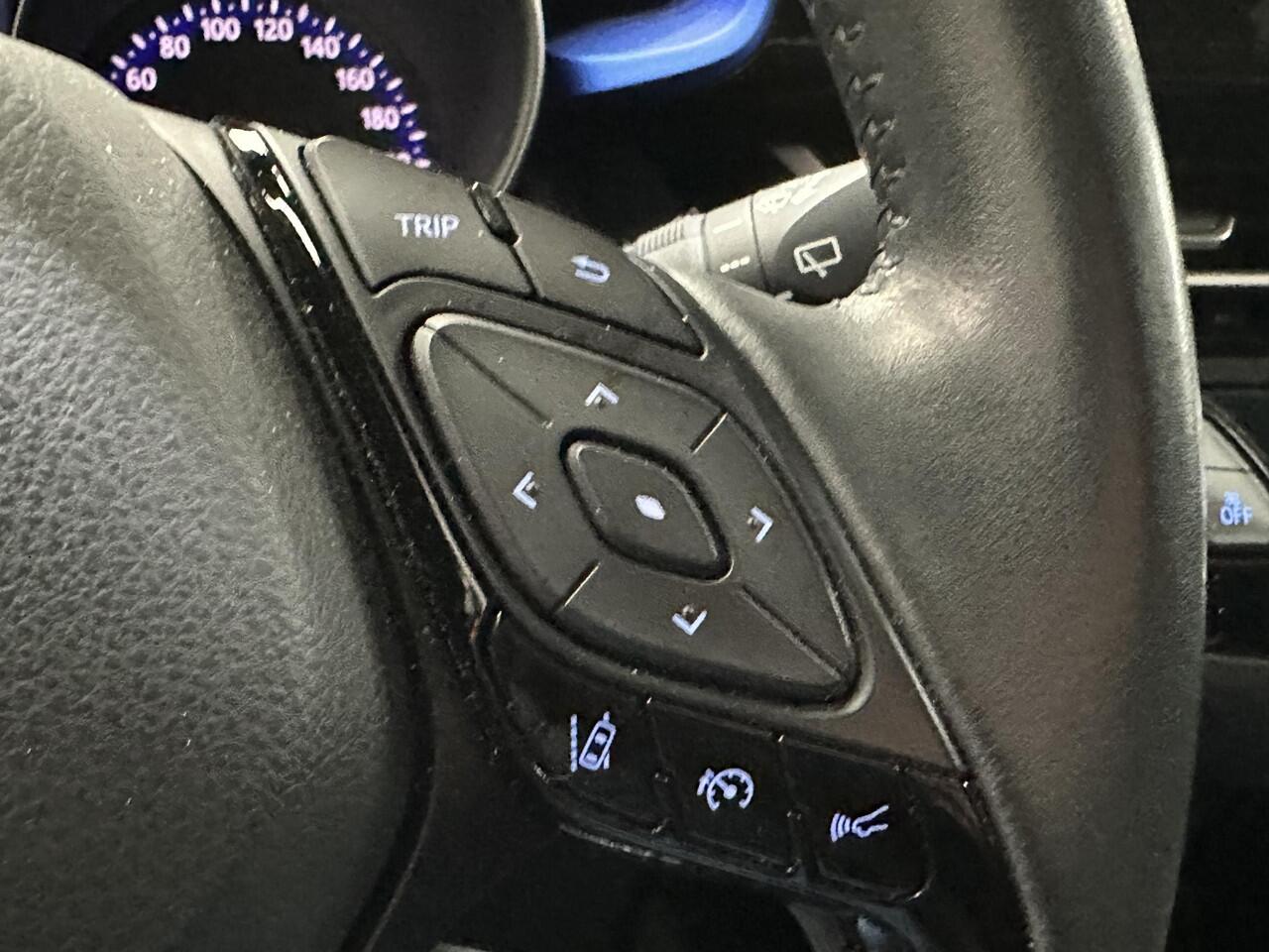 Toyota C-HR 2.0 Hybrid Bi-Tone