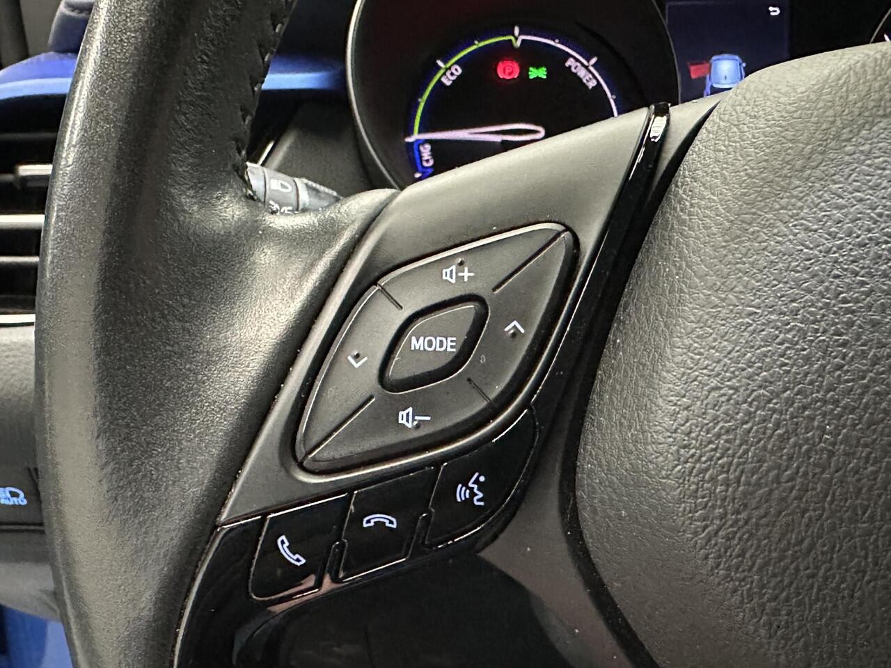 Toyota C-HR 2.0 Hybrid Bi-Tone