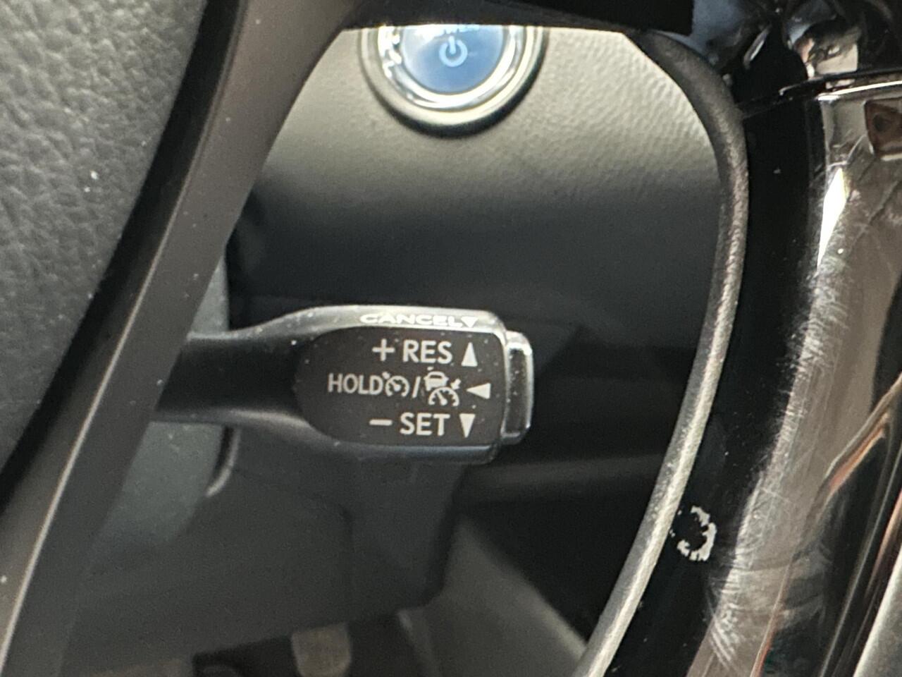 Toyota C-HR 2.0 Hybrid Bi-Tone