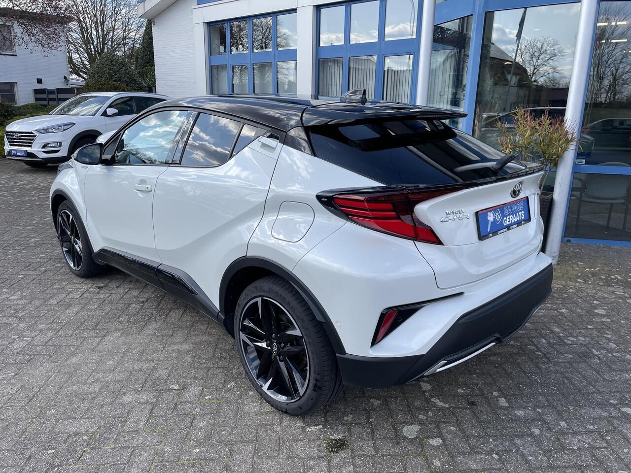 Toyota C-HR 1.8 Hybrid GR-Sport | Dealer onderhouden, 1e eigenaar, Alcantara/Leder, Elektr. Stoel, 19 inch, LED, Bi-Tone, Full Option!