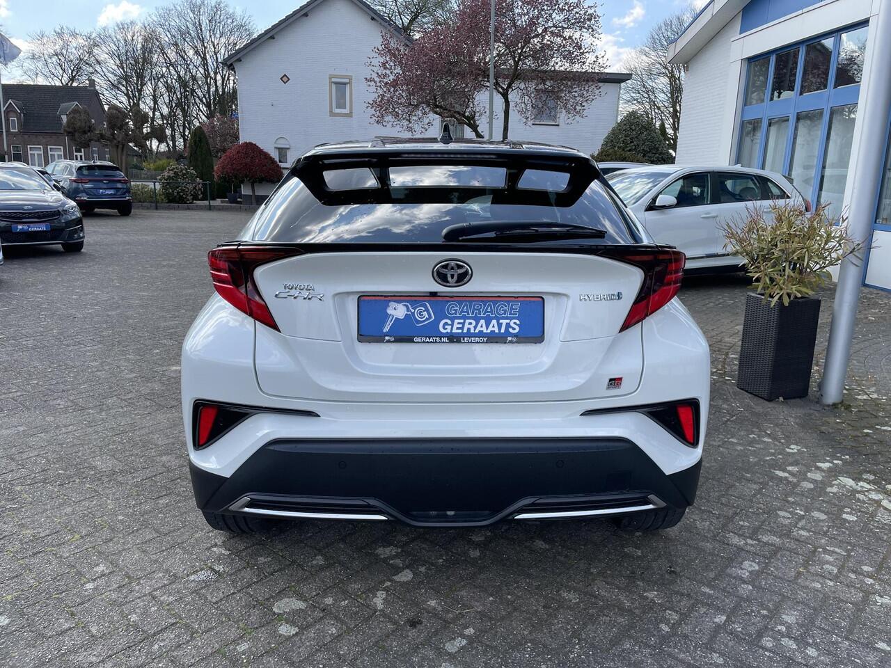 Toyota C-HR 1.8 Hybrid GR-Sport | Dealer onderhouden, 1e eigenaar, Alcantara/Leder, Elektr. Stoel, 19 inch, LED, Bi-Tone, Full Option!