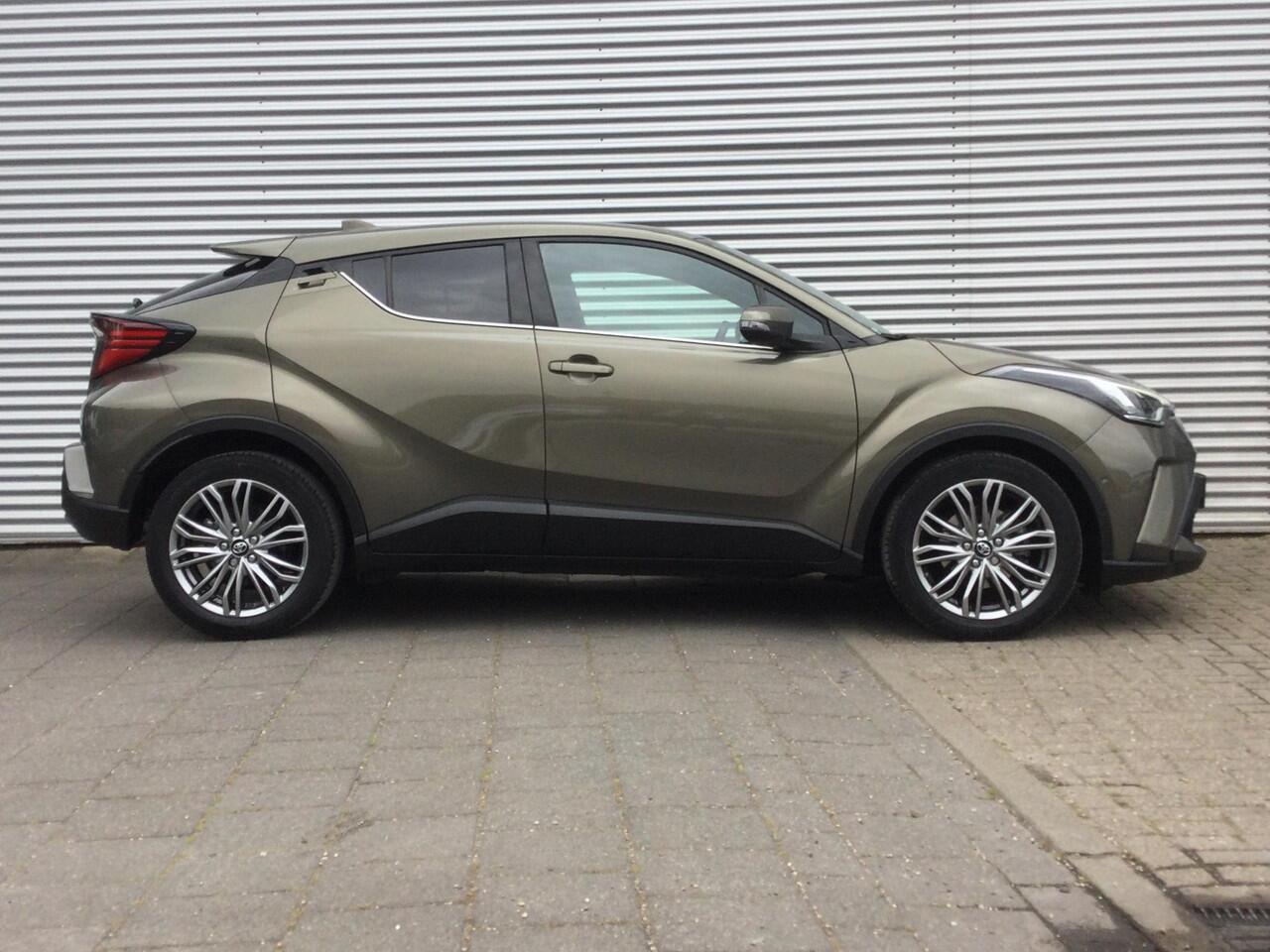 Toyota C-HR 1.8 Hybrid Executive | Dealer onderhouden | LED |