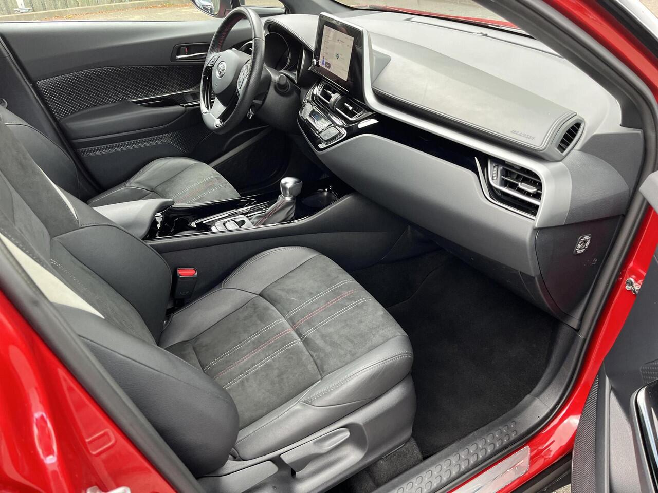 Toyota C-HR 2.0 Hybrid GR-Sport | Navigatie | Apple CarPlay/Android auto | Achteruitrijcamera | Stoelverwarming | Stuurverwarming