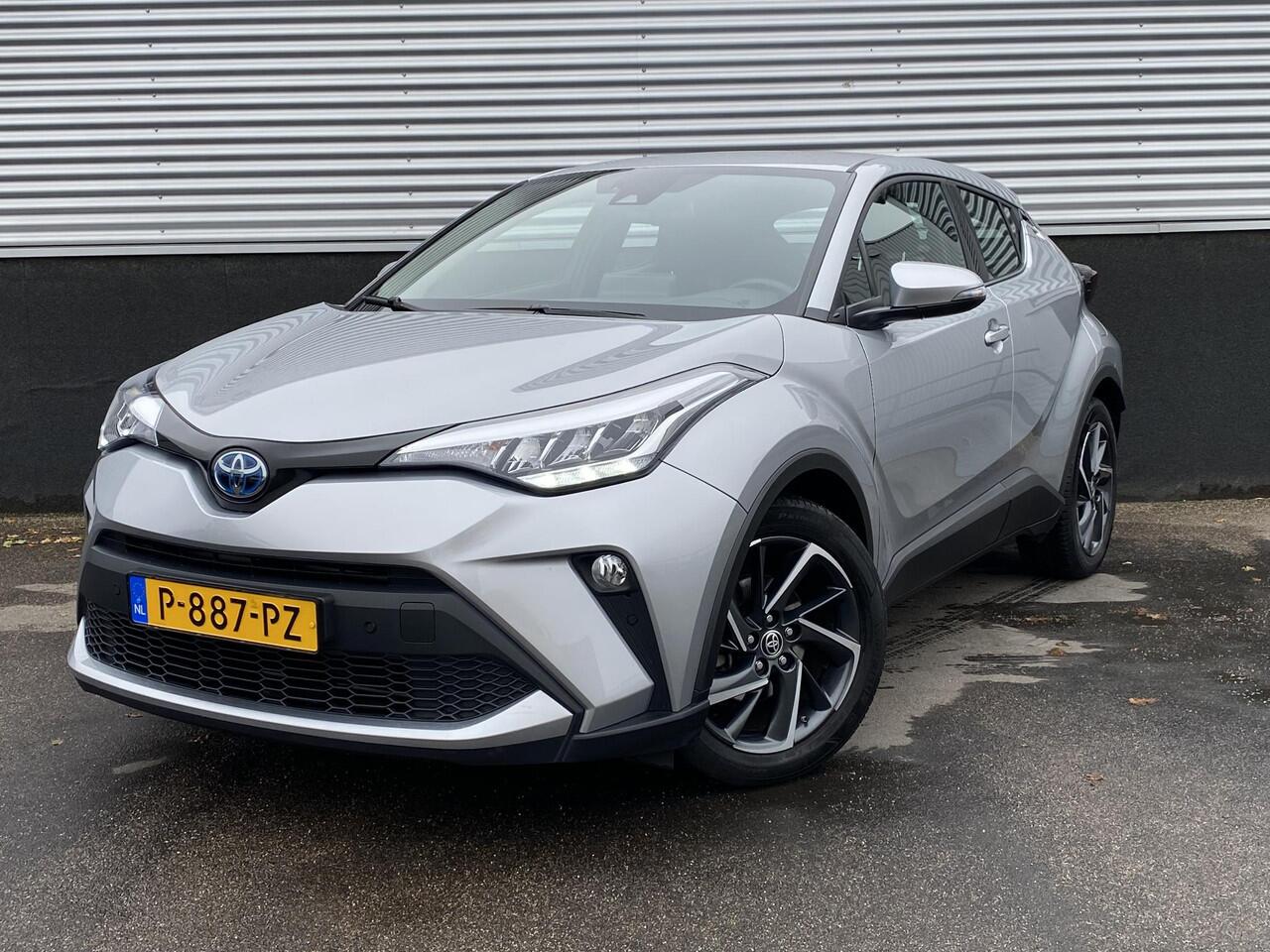 Toyota C-HR 2.0 Hybrid Dynamic 180PK! NL-auto! Keyless, navigatie, Apple CarPlay/Android Auto, achteruitrij camera, parkeersesoren v&a, adaptieve cruise control