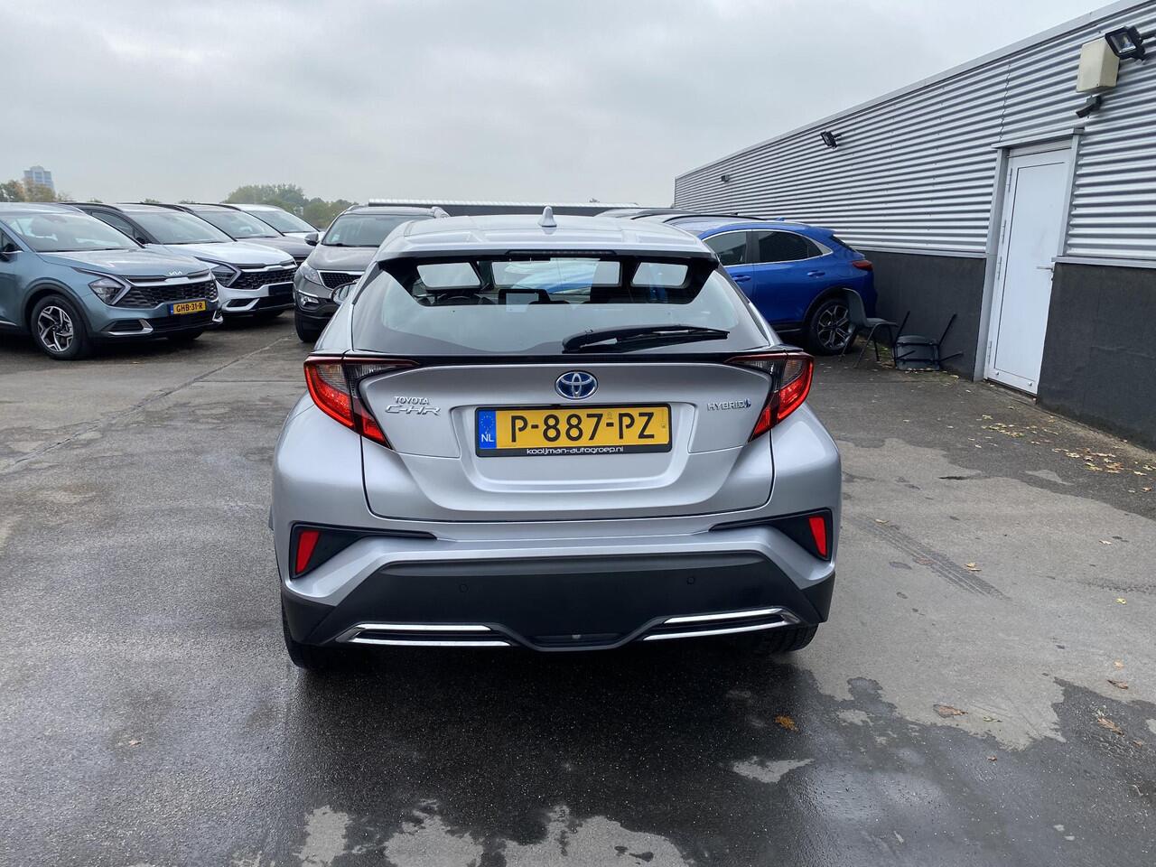 Toyota C-HR 2.0 Hybrid Dynamic 180PK! NL-auto! Keyless, navigatie, Apple CarPlay/Android Auto, achteruitrij camera, parkeersesoren v&a, adaptieve cruise control