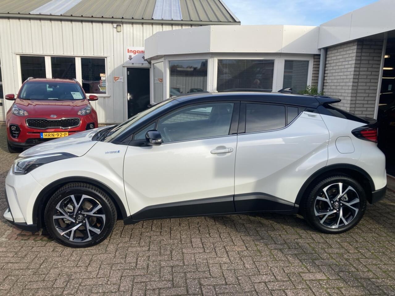 Toyota C-HR 1.8 Hybrid Bi-Tone / Navigatie