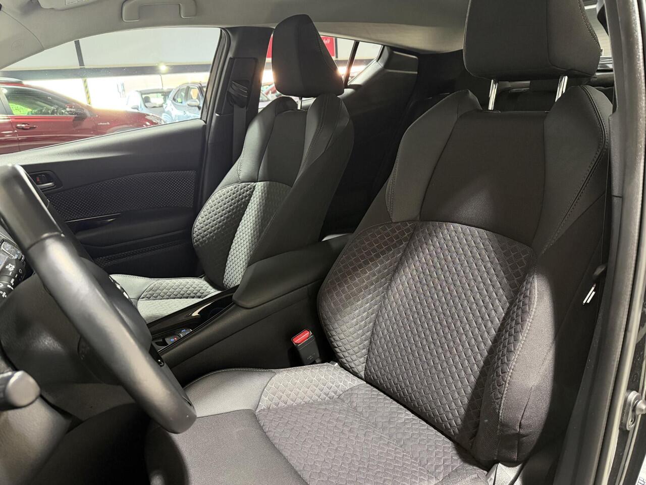 Toyota C-HR 2.0 Hybrid Dynamic | Dealer onderhouden |