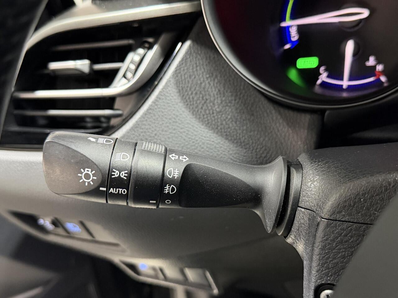 Toyota C-HR 2.0 Hybrid Dynamic | Dealer onderhouden |