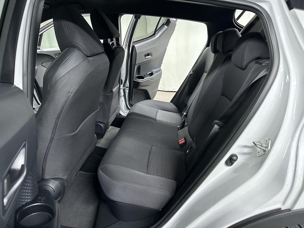 Toyota C-HR 2.0 Hybrid Style Automaat | Navi | Camera | Stuur en Stoelverwarming