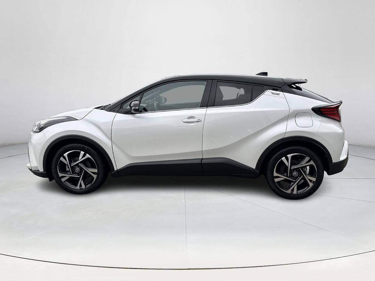 Toyota C-HR 2.0 Hybrid Bi-Tone **NAVIGATIE/ STOELVERWARMING/ KEYLESS/ DODEHOEK DETECTIE**