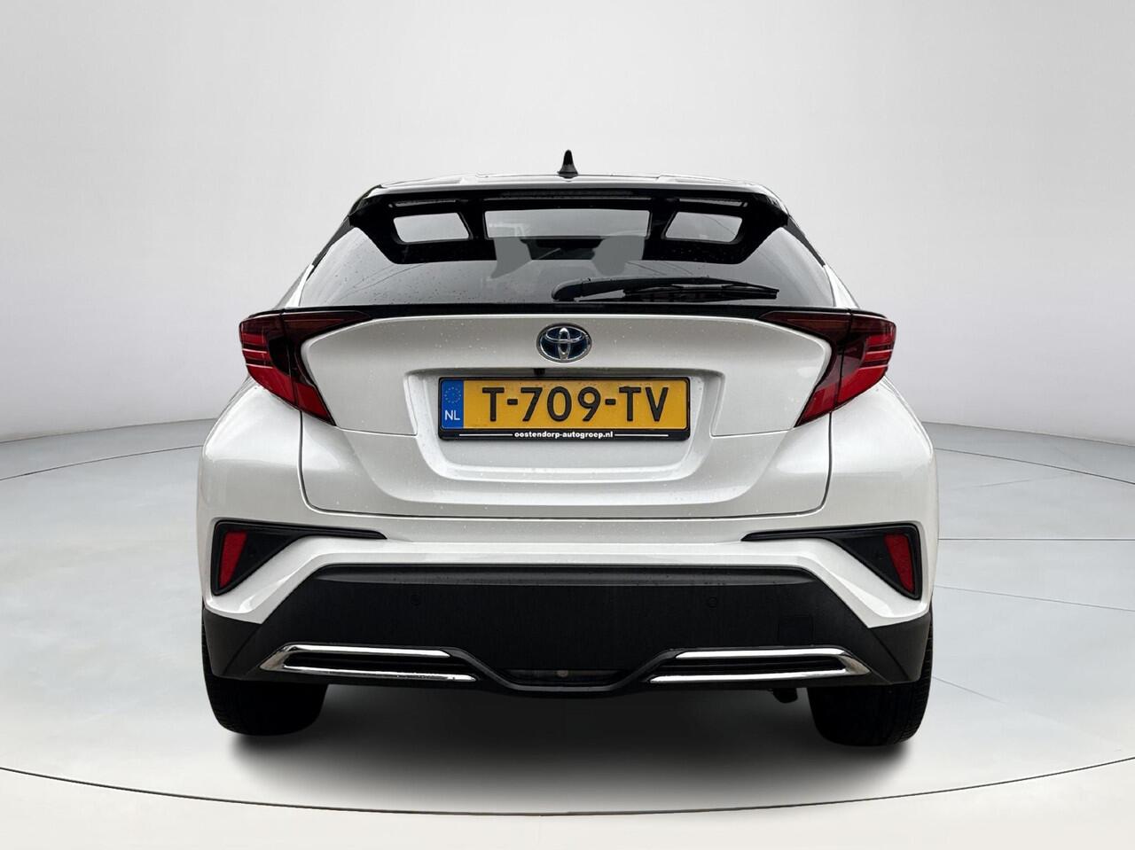 Toyota C-HR 2.0 Hybrid Bi-Tone **NAVIGATIE/ STOELVERWARMING/ KEYLESS/ DODEHOEK DETECTIE**