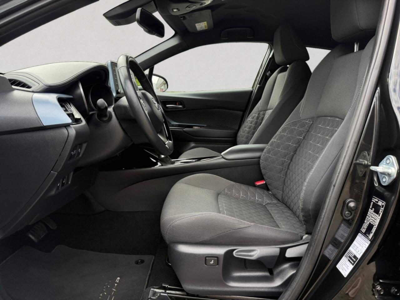 Toyota C-HR 1.8 Hybrid Dynamic TEAM D | Camera | Cruise | Climate control