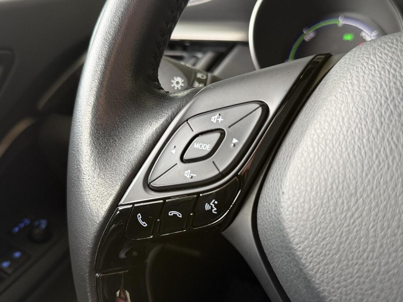 Toyota C-HR 1.8 Hybrid Dynamic | 17" LMV | Carplay | Adap.Cruise | Stoelverw. | All-in rijklaarprijs