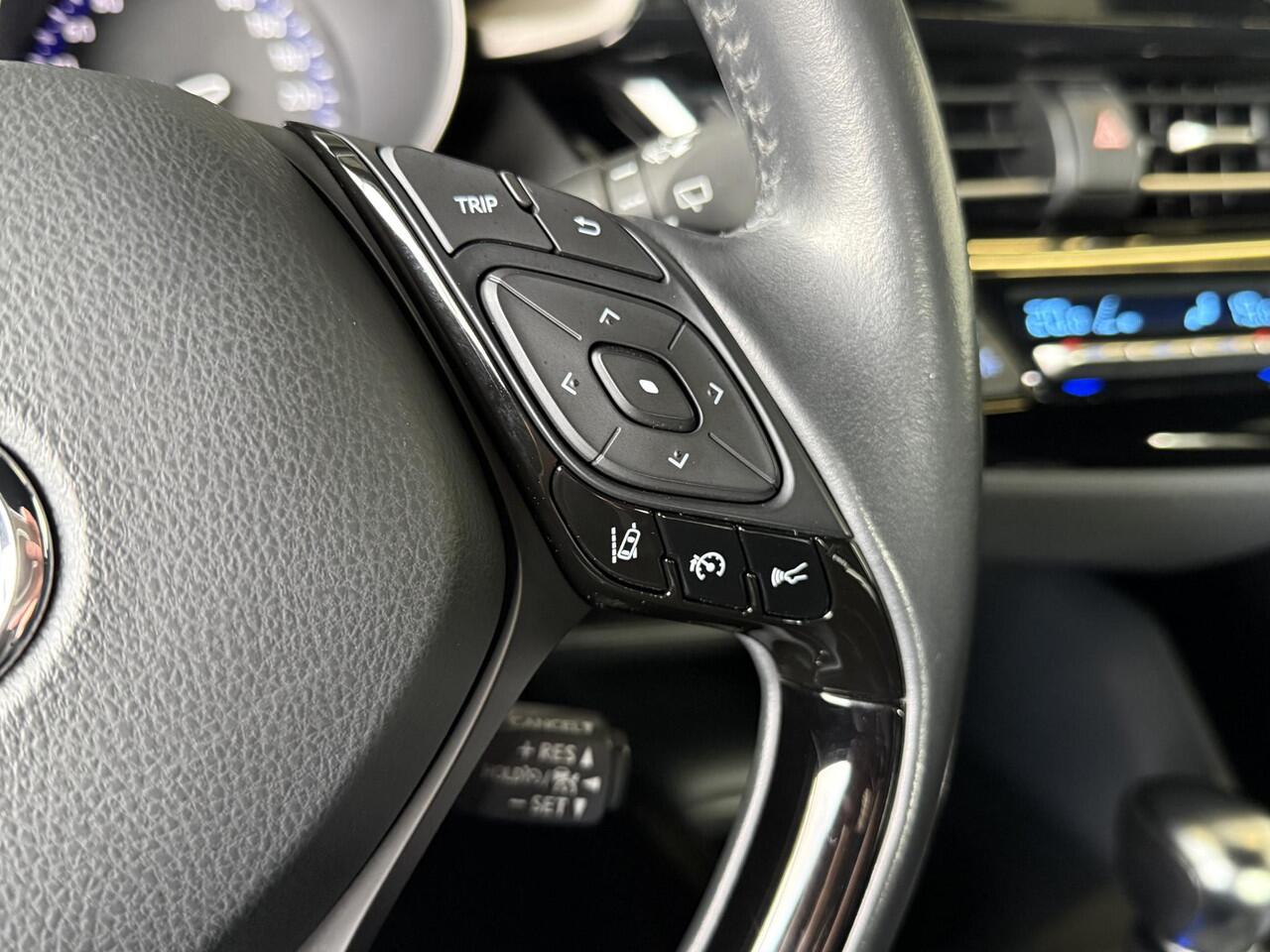 Toyota C-HR 1.8 Hybrid Dynamic | 17" LMV | Carplay | Adap.Cruise | Stoelverw. | All-in rijklaarprijs