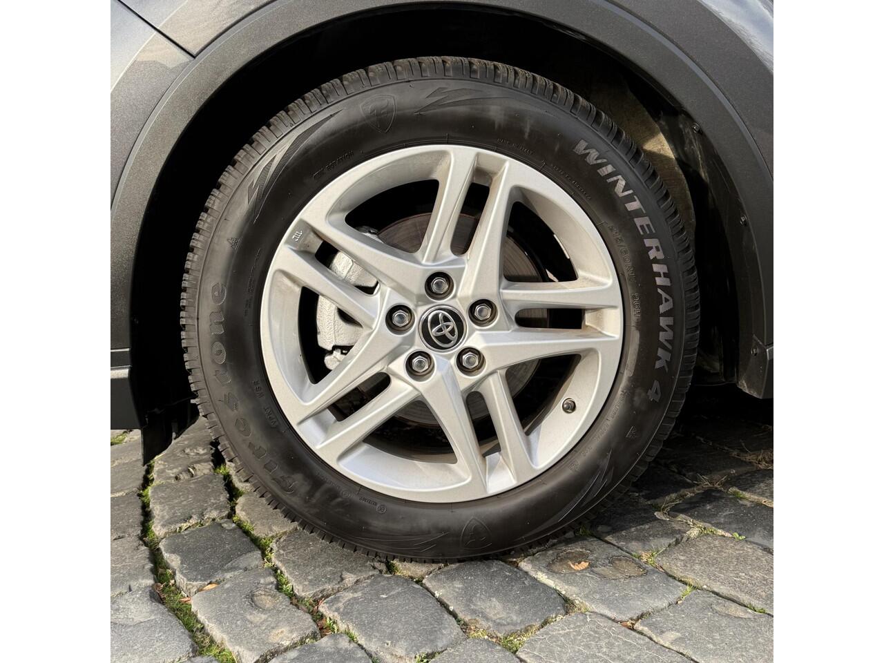 Toyota C-HR 1.8 Hybrid Dynamic | 17" LMV | Carplay | Adap.Cruise | Stoelverw. | All-in rijklaarprijs